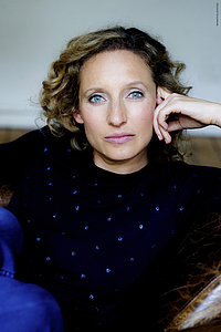 Fotoportrait der Dramatikerin, Romanautorin, Hörspielautorin und Schauspielerin Lisa Sommerfeldt