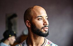 Fotoportrait des Choreografen Dhélé Agbetou