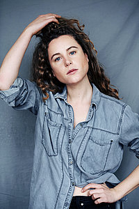 Fotoportrait der Schauspielerin Klara Deutschmann