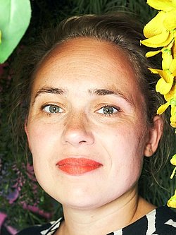 Fotoportrait der Kostümbildnerin Anna Sun Barthold Torpai